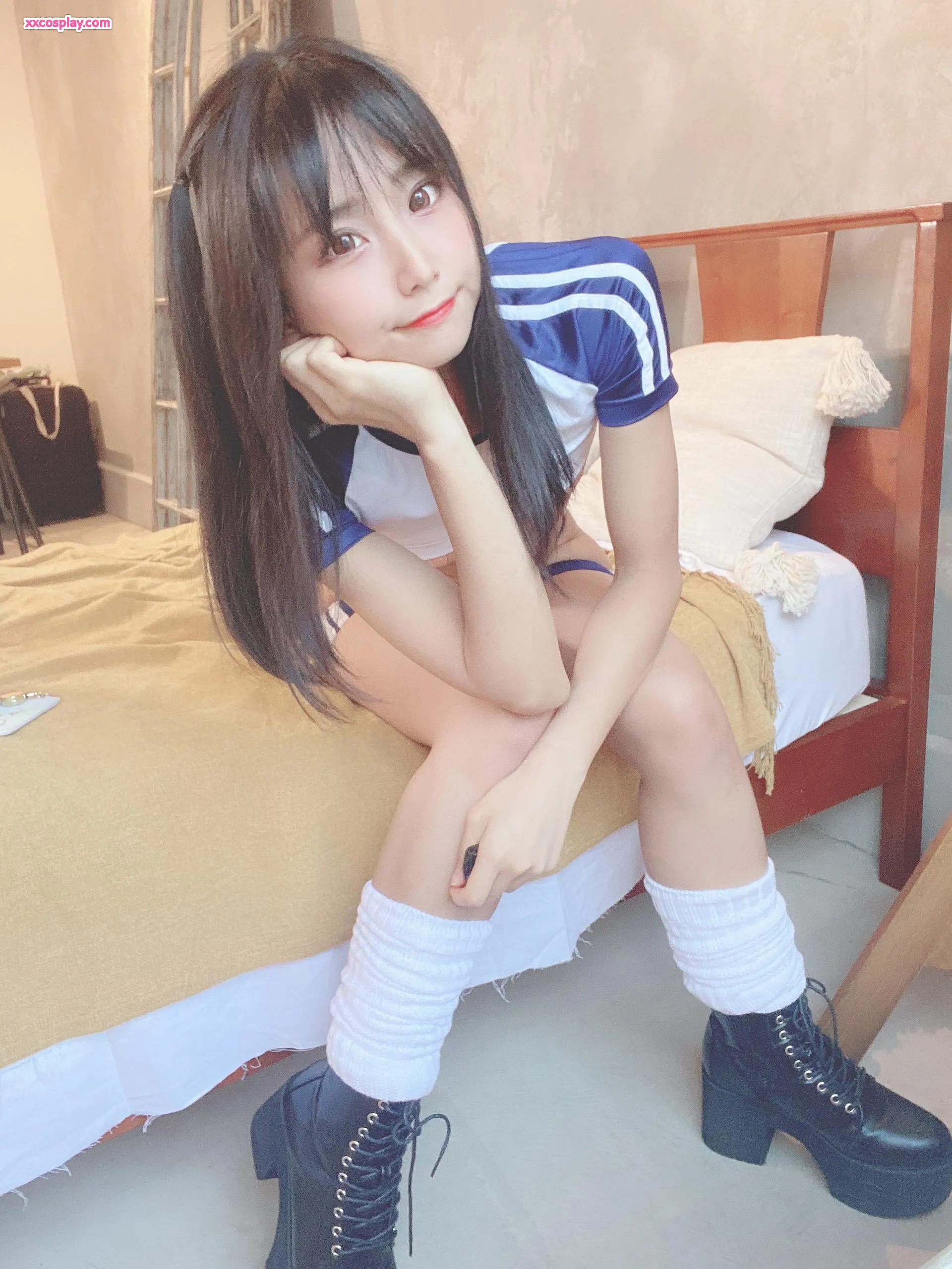 Yanagimaru: Seductive Loose Socks & Bloomers